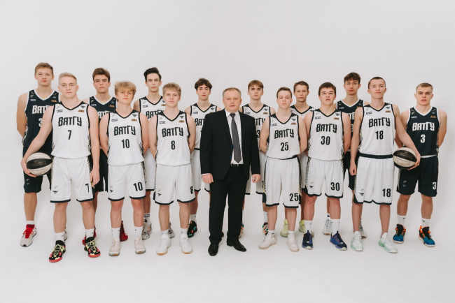 VyatsuCom's tweet photo. Basketball players of Vyatka State University defeated the UlSPU team 
https://t.co/GYEAqwCzCy
#vyatsu #вятгу #Basketball https://t.co/GuAzdmeMSr