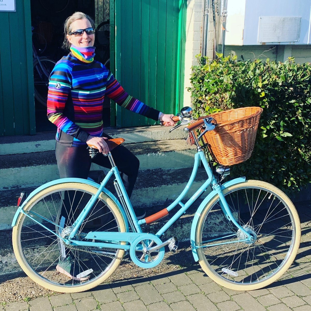 Dot collecting her new Pashley Britannia.
#newbike #pashleybritannia