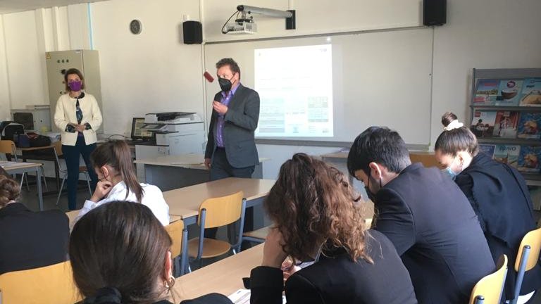 bts_arcachon's tweet photo. Orientation post-BTS 🔀 ISTHIA
Un grand merci à Stéphanie Bensalem et Paul-Emmanuel Pichon pour leur présentation des formations post BTS proposées par l'ISTHIA de l'Université Toulouse Jean Jaurès
https://t.co/HkJFeAaKiS
#orientation #btstourisme https://t.co/l2F866BNMK