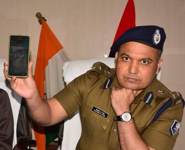सहरसा कोशी क्षेत्र के डीआईजी शिवदीप वमनराव लांडे ने कहा की चार दिन पूर्व सरस्वती पूजा के दौरान मेरे कार्य सीमा अधीन क्षेत्र को नामंकित कर सामाजिक संतुलन को बिगाड़ने को ध्यान मे रख किसी व्यक्ति ने अपने सोशल मीडिया के हवाले से एक पोस्ट साझा किया जो की पूरी तरह से निराधार और ।