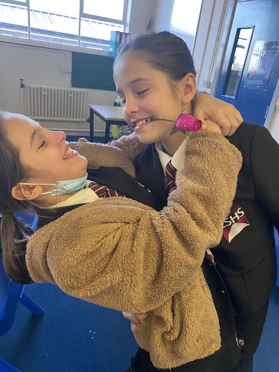 StrattonHigh's tweet photo. Love was in the air today @lshsnews. The student leaders sold hundreds of roses and love hearts to raise money for the @NNTherapeutic charity and prom. Spreading lots of love and happiness too ❤️ https://t.co/neb5tMN7ef