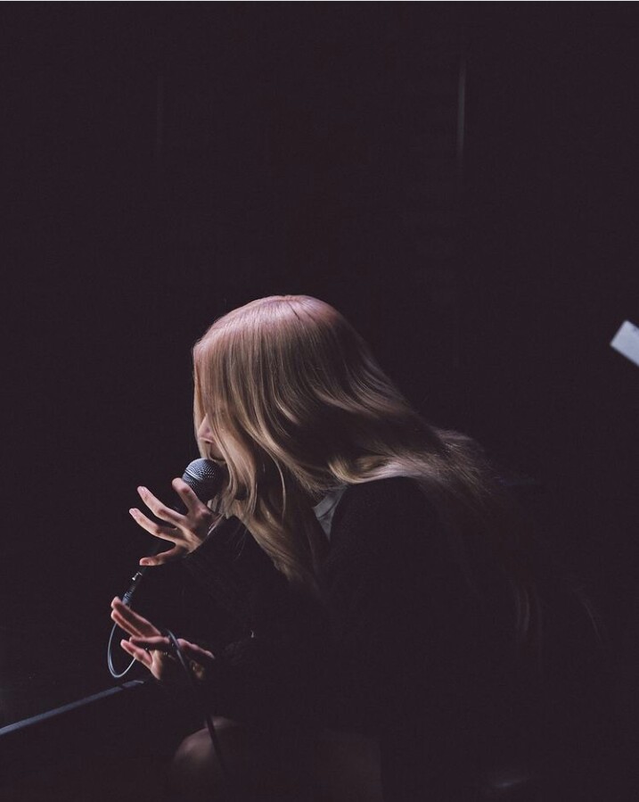 Có lẽ bé cx đang chuẩn bị quà cho ct hóng live á 🙋
HAPPY HALF FIFTY ROSÉ
#OurRockstarROSÉDay
#봄의시작_채영아_생일축하해