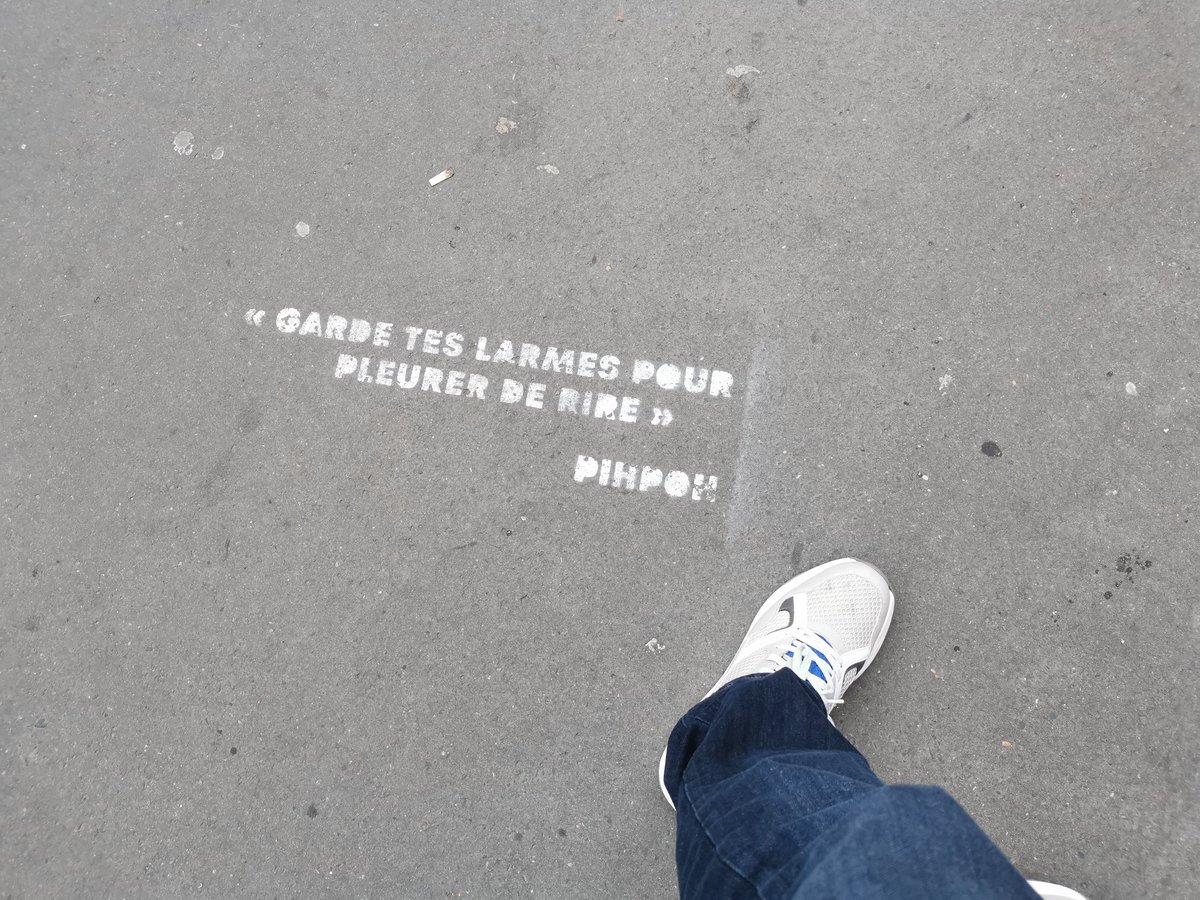 Autant d'années sur Paris, et cette ville trouve un moyen sous mes pieds, de me rappeler que je suis de Belfort.
Sacré <a href="/PIHPOH90/">PIHPOH</a>.