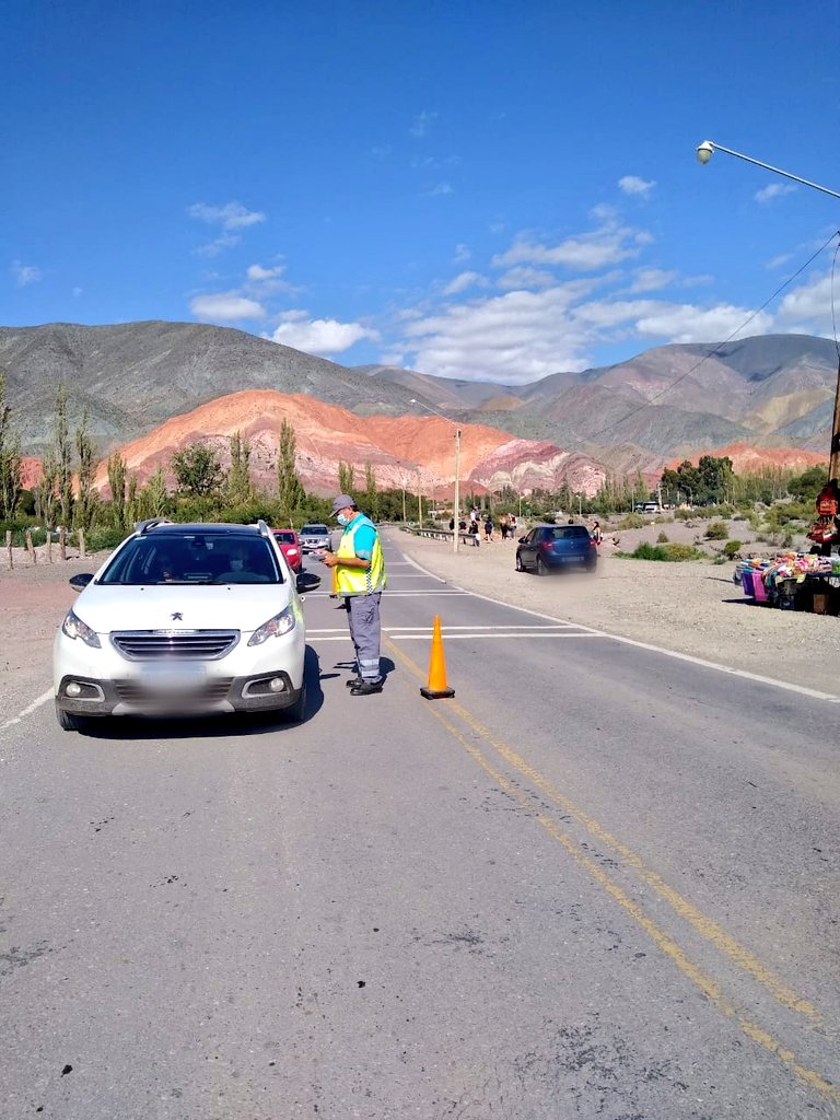 silvinapaularod's tweet photo. #Jujuy| llevamos a cabo un #control de documentación junto a la #PoliciaCaminera.
📍#RN52,km03.
Agentes
🔹Mamani Juan
🔹Caxal Osvaldo
#ViajaSeguro #SeguridadVial
#ElControlSalvaVidas
#ArgentinaUnida https://t.co/DLVIUrUodj