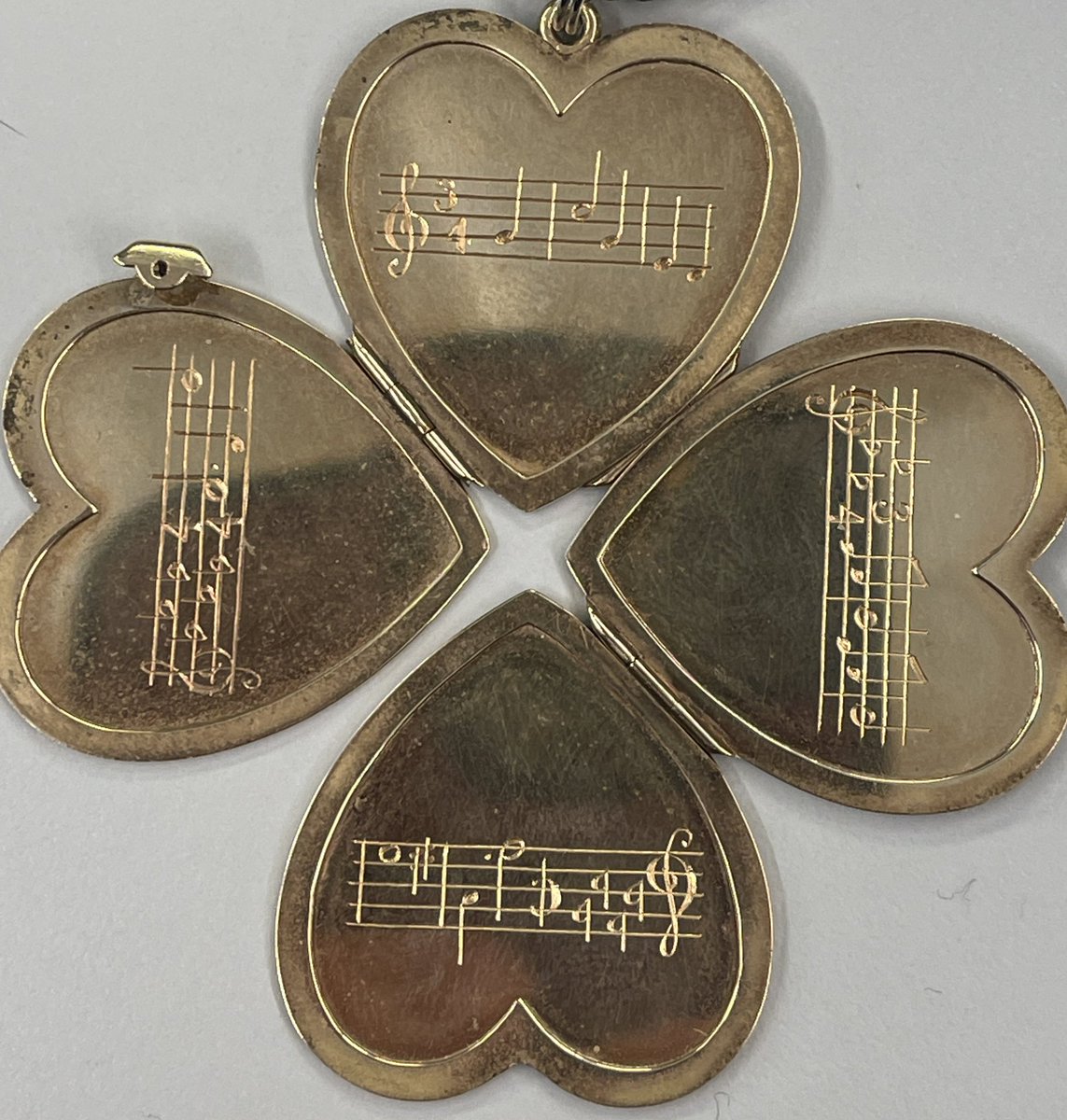 TheBarbaraCook's tweet photo. In honor of The Music Man’s opening night, a couple of photos of the locket Meredith Willson gave to Barbara Cook on opening night in 1957. https://t.co/OD0SHyXKMT