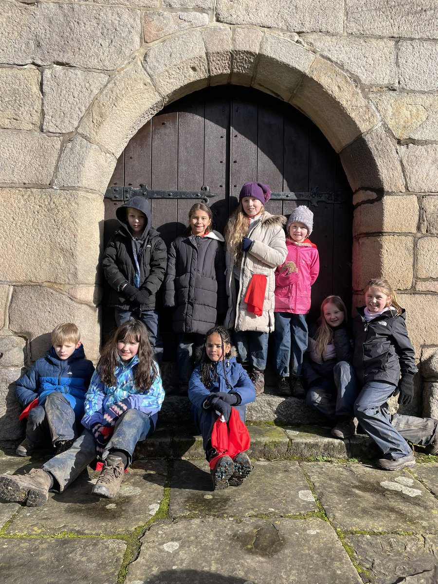 MPPS_Class7's tweet photo. Today we conquered the Bolehill challenge and visited Padley Gorge. The sun shone and the views were amazing 👍🏻 https://t.co/RnPTjNZpFI