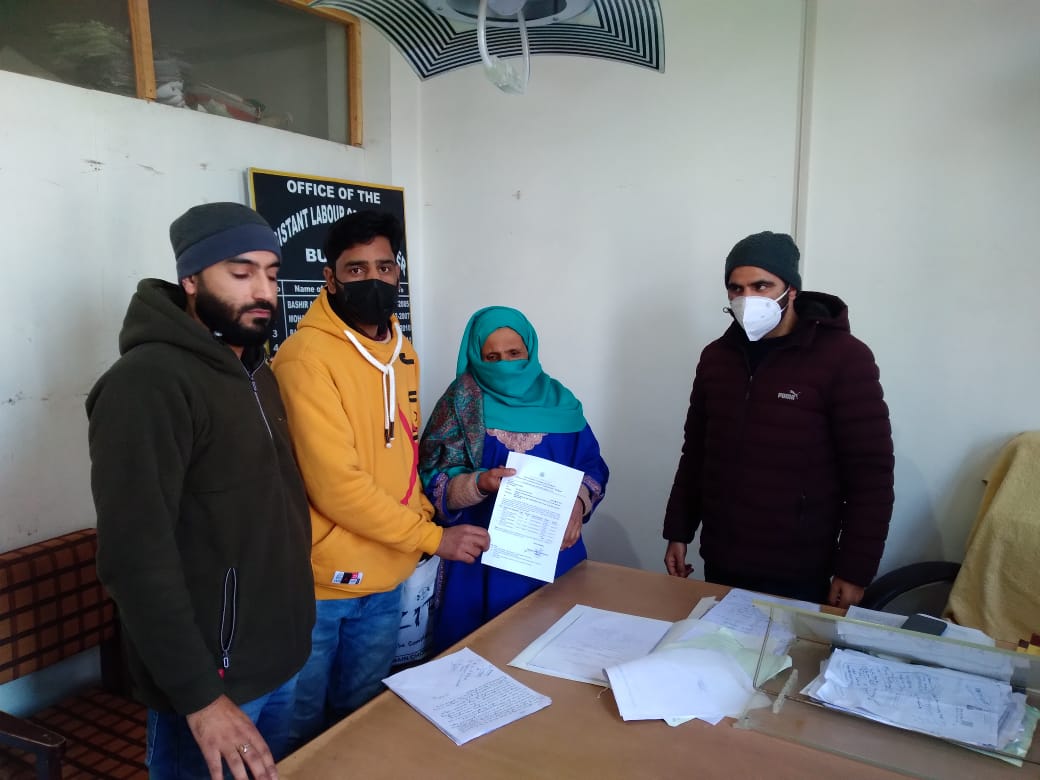 Assistant Labour Commissioner Budgam distributing cheques in his office chamber to the register construction worker and dependents of the deceased worker on account of professional and death cum funeral assistance case of JKBOCWWB.<a href="/DC_Budgam/">Deputy Commissioner Budgam</a> @department_k <a href="/jkbocwwb/">JKBOCWWB</a>