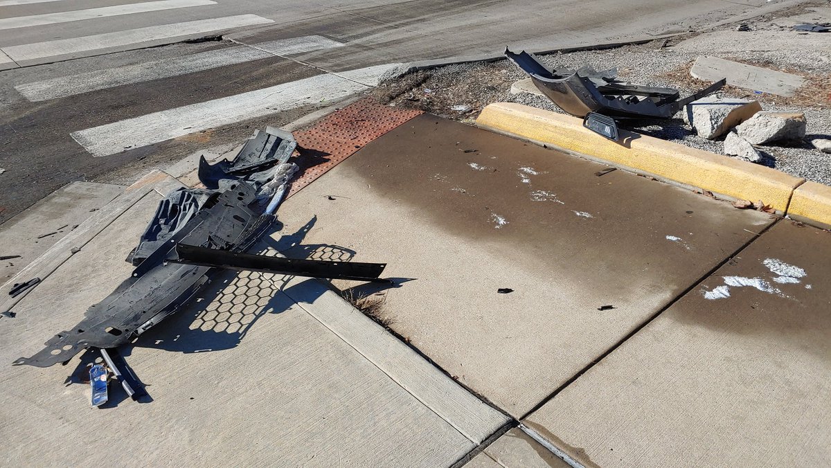 NEXTSTL's tweet photo. @stlcsb Car debris at NW corner of FPP and DeBaliviere. Jaydrivers are so messy! #jaydriving https://t.co/sEvZsz1nbb