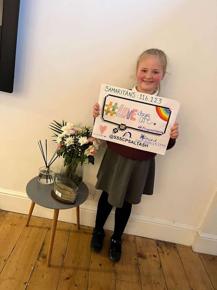 SSSCPSaltash's tweet photo. Another positive hashtag spotted in Saltash today in one of our local shops! Well done Lacey for spreading the positivity! #PlayYourPart #sid22 #BeKind #Spreadpositivity https://t.co/4bAcjxKFmY