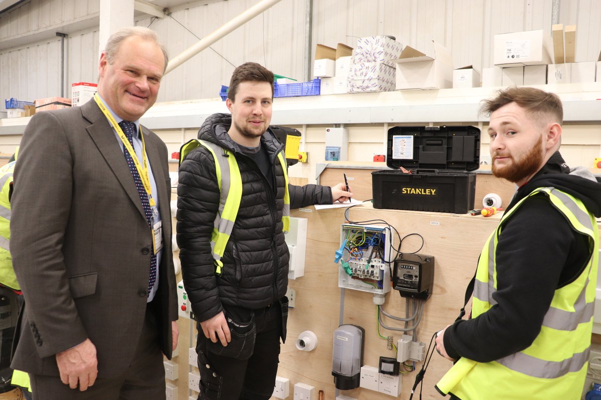 Walsall_College's tweet photo. Rob Nitsch, delivery director at @IFAteched visited our campuses earlier, receiving first hand accounts from apprentices, T Level students, lecturers and the leadership team about classroom learning, employer-led training and assessments.  #NAW2022 #buildthefuture https://t.co/P6WMbyZuJE