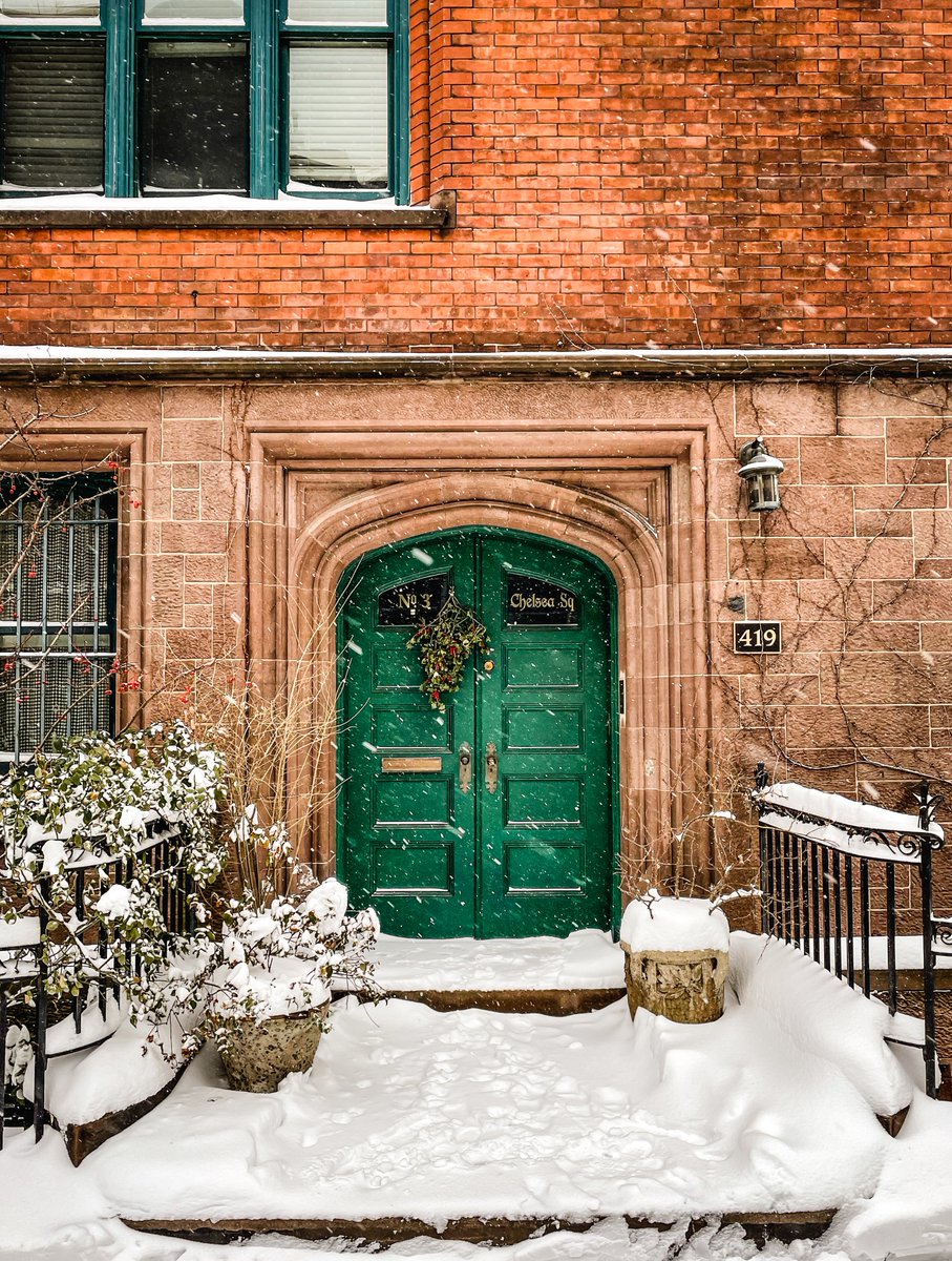 Wishing this splash of green on a white day was my own but grateful it’s in the neighborhood either way

#ilovenyc #nftphotography #NFTCollection #facades #bitsofbuildings #streetsofnyc #beautifulbuildings #picturesofnewyork #streetsofnewyork #postcardplaces