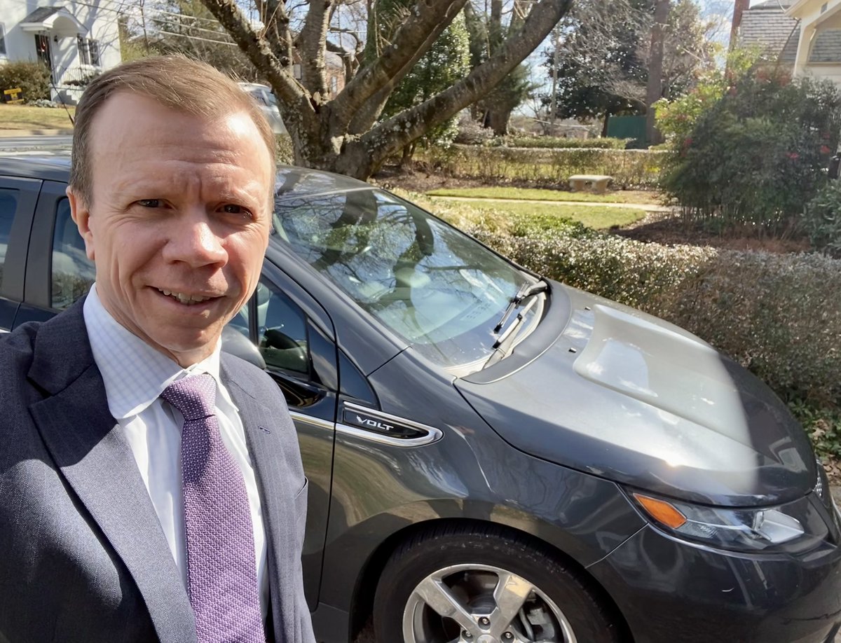 Exicited to represent @KeepitMadeinUSA at today’s @ENERGY @USDOT event on building out a national EV recharging network. Headed there in my @UAW made @chevrolet Volt.