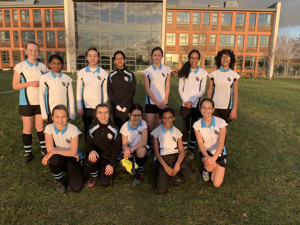 The Year 7 football team played against <a href="/TKAPhysicalEd/">TheKingstonAcademyPE</a> this afternoon. It was a great fixture with excellent football played by both teams! TKA won 2-1 but we fought hard and played well 💪⚽️
Player of the match - Devsihi
Goalscorer - Eisha