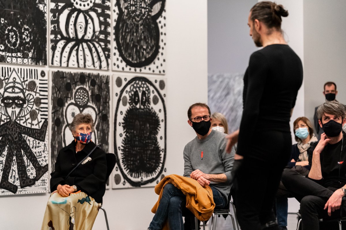 MACBA_Barcelona's tweet photo. Arts en viu. El museu aposta per la creació transdisciplinària i multimèdia, impulsant programes propis com #LoremIpsumMACBA alhora que teixeix aliances i col·labora amb destacats agents de la vida cultural de la ciutat com @DansaMetropol_, el @grecfestivalbcn o Club9. https://t.co/N5bV72swGX