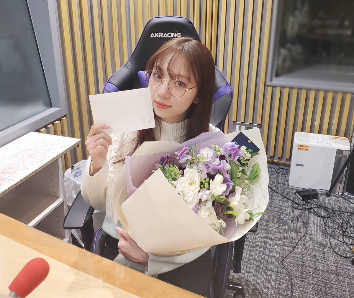 Tail_Duel's tweet photo. 乃木坂に出���いあなたに出会ってからのこの5年間、本当に毎日が楽しくて輝いていました
あなた自身は謙遜するけどそれだけ素敵な存在だったんです
今の僕の夢はあなたに出会わなかったら持つことのなかったものです
本当にありがとうございました
大好きです
 #新内眞衣 https://t.co/cP3kPDw5D5