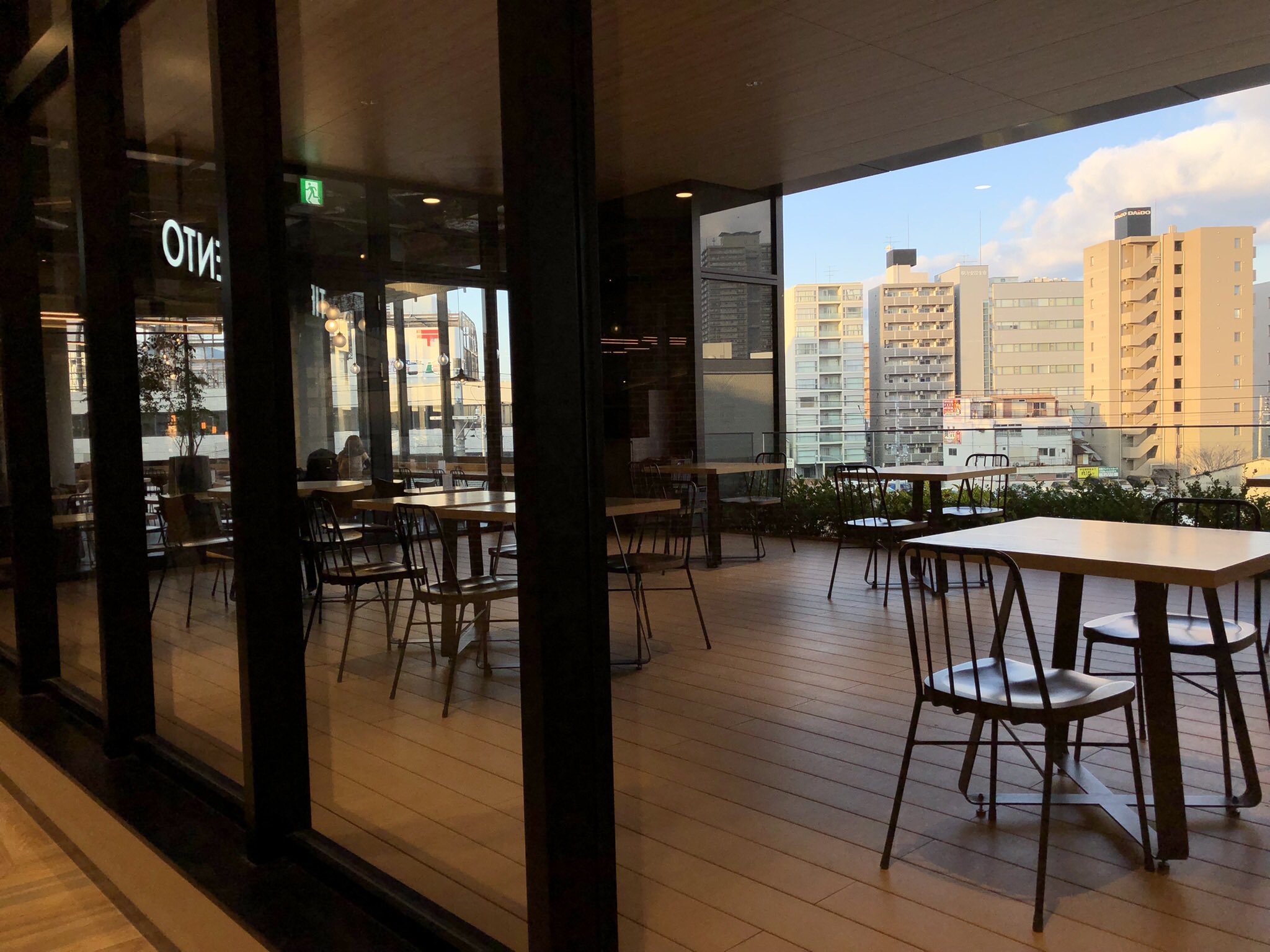 神谷速夫 阪神西宮駅構内にあるカフェ Tierra Luz Viento スペイン語で 大地 光 風 とても開放的で居心地の良いカフェ 向かいに兵庫県立西宮病院 お世話になった山中先生 多くの看護師の方々 ベッドメイキングや食事担当の方々 有難うご