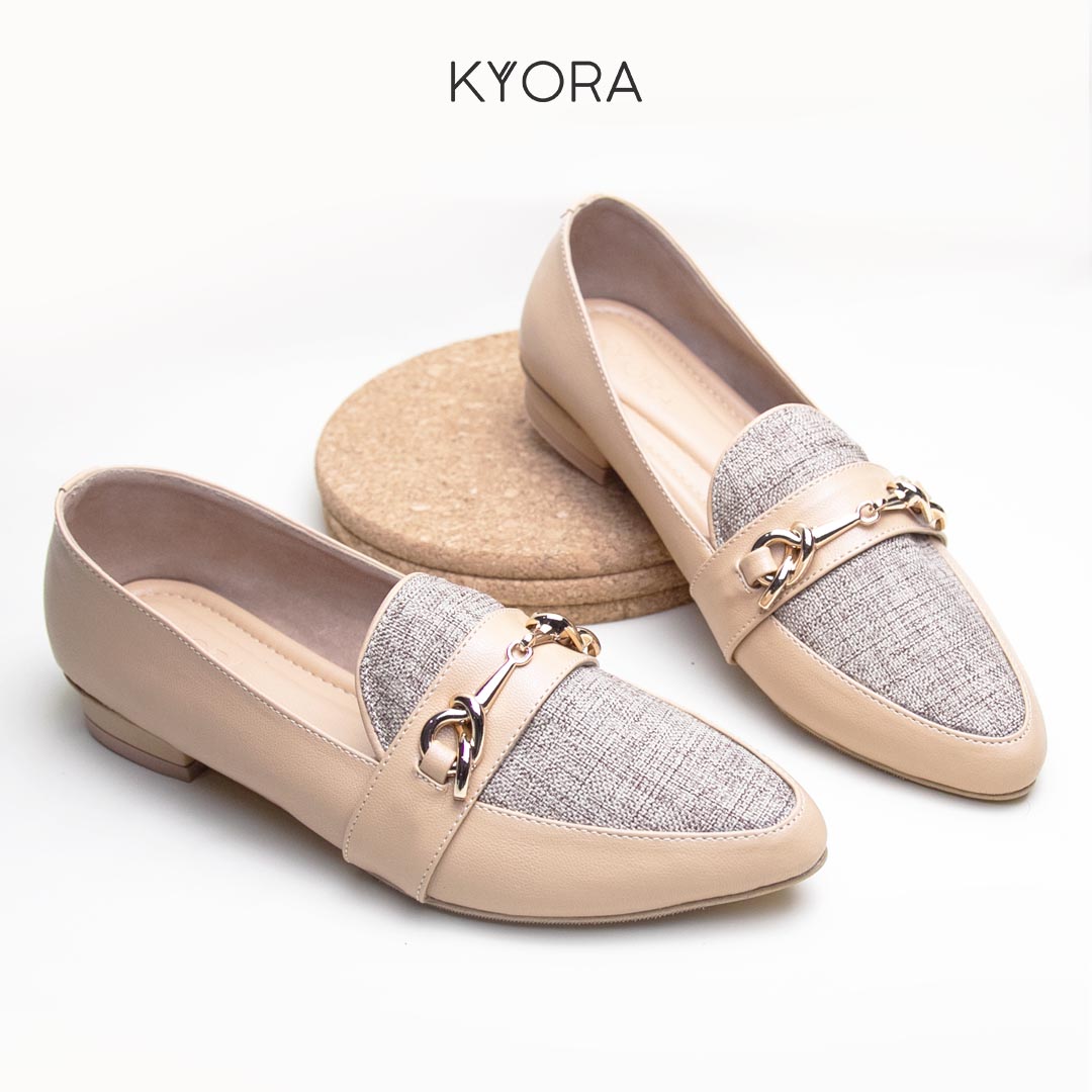 threadshopee's tweet photo. ✨Premium Heels dan Sandal wanita😭

Sol empuk gak bikin pegel 
Diskon up to 60% 
Harga 99rb - 119rb

✨ https://t.co/V0Xe07dCHK ✨ https://t.co/sUJgkMoi0Q