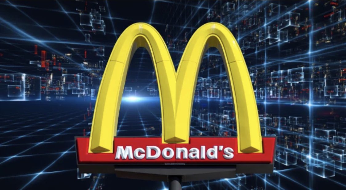 cryptobcncat's tweet photo. Esto no frena! 🙀

McDonald's se unirá al metaverso después de registrar su marca para crear un restaurante virtual 😼

Blockchain, cripto, NFTs y metaverso: el presente y el futuro 😻 https://t.co/xEAWu4LMcV