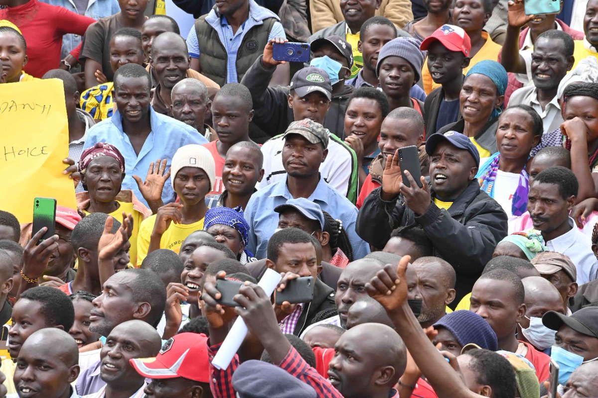 WilliamsRuto's tweet photo. MPs Shadrack Mose (Kitutu Masaba), Vincent Kemosi (West Mugirango), @OsoroSylvanus (South Mugirango), Joash Nyamoko (North Mugirango), Ezekiel Machogu (Nyaribari Masaba), https://t.co/6kpLBA9K5D