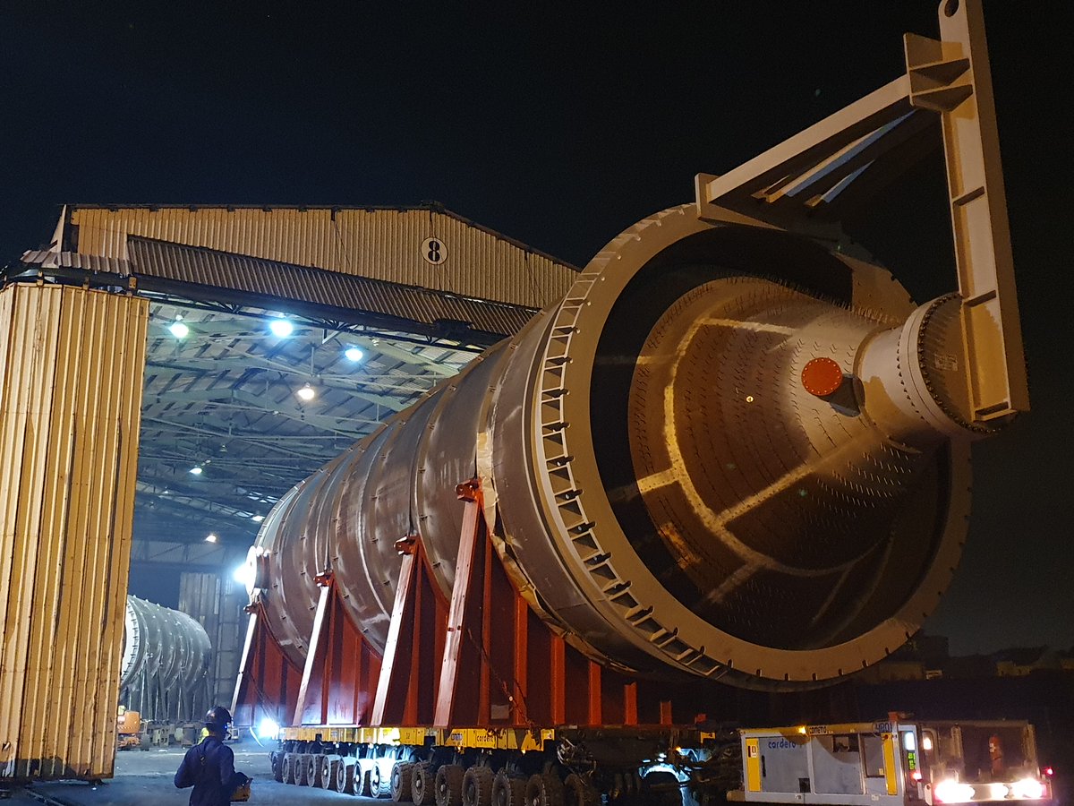 DuroFelgueraSA's tweet photo. ¡Espectacular! 😍
Columna fraccionadora para la Refinería de Rijeka, en Croacia. Salió ayer de nuestros talleres con destino al Musel, lista para su entrega, junto a dos cámaras de coquización que serán transportadas a puerto esta noche y el próximo martes.
#DFCP https://t.co/JgI8CdJBpy