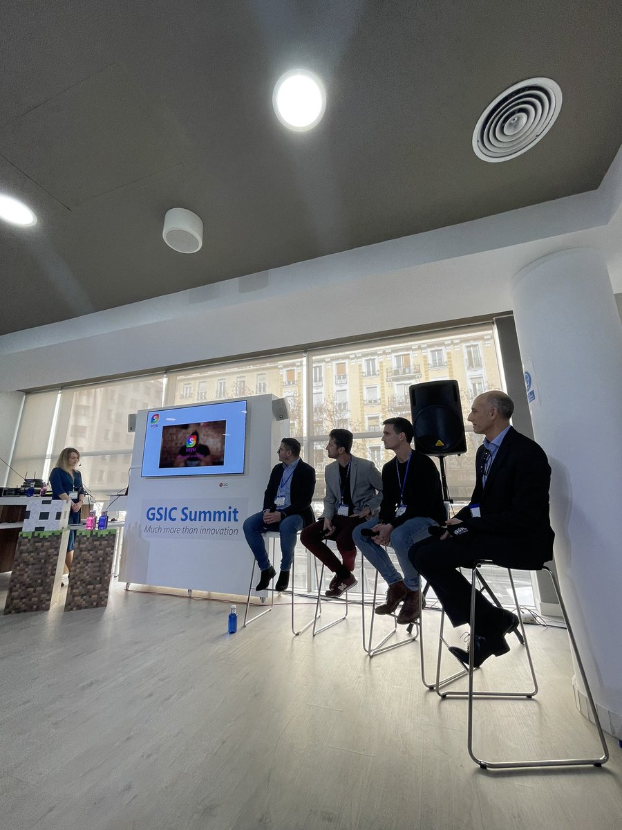 Sport_GSIC's tweet photo. It’s a pleasure discuss ‘New Fan Experiences in Media’ with very engage entities and our #GSICAmbassador @mmontanari
#GSICSUMMIT2022 https://t.co/DUtibLdnrW