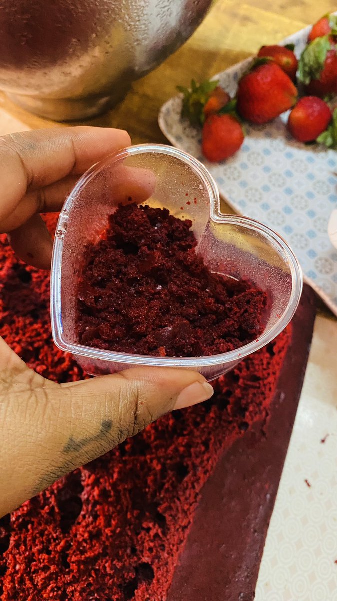 moenagarden's tweet image. Mon très cher fofo à la graciosité d'offrir 5 box à 5 couples à Lomé 😏 box Val ou box be chic. Voici le jeu taguer un.e partenaire qui te fera une déclaration enflammée.