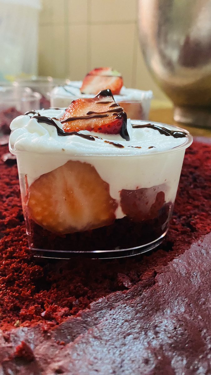 moenagarden's tweet image. Mon très cher fofo à la graciosité d'offrir 5 box à 5 couples à Lomé 😏 box Val ou box be chic. Voici le jeu taguer un.e partenaire qui te fera une déclaration enflammée.