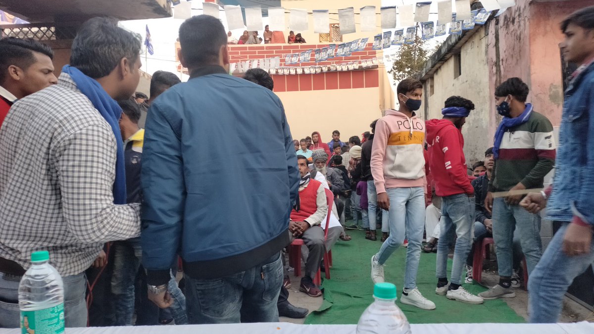 malik_raheesh's tweet photo. रूड़की उत्तराखंड में चुनावी सभा करते हुए भीम आर्मी चीफ विनय रतन सिंह जी साथ रईस अहमद मलिक प्रदेश प्रभारी राजस्थान रईस अहमद मलिक आजाद समाज पार्टी जिंदाबाद भाई चंद्रशेखर आज़ाद जिंदाबाद चुनाव चिन्ह केतली प्रत्याशी गुलबहार भाई जिन्दाबाद https://t.co/Oy9As3gzks