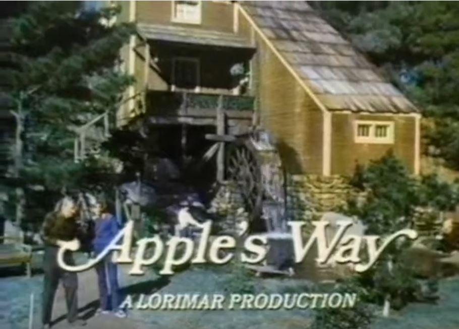 #OTD (Feb. 10) in 1974, the hour-long family drama #ApplesWay, starring #RonnyCox as George Apple and #FrancesLeeMcCain as Barbara Apple, premiered on CBS. The series, created by #earlhamnerjr chronicles the Apple family's transition to living in a small Iowa town. #1970sTV
