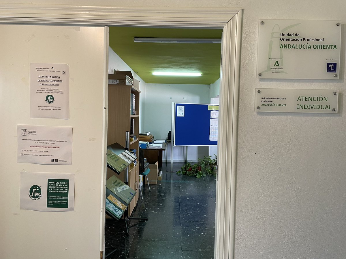 Condavision's tweet photo. La portavoz del grupo municipal socialista ha comparecido para mostrar su rechazo por el cierre de la oficina local de Andalucía Orienta #valverde #andaluciaorienta #servicio https://t.co/PEYC9CBOzk