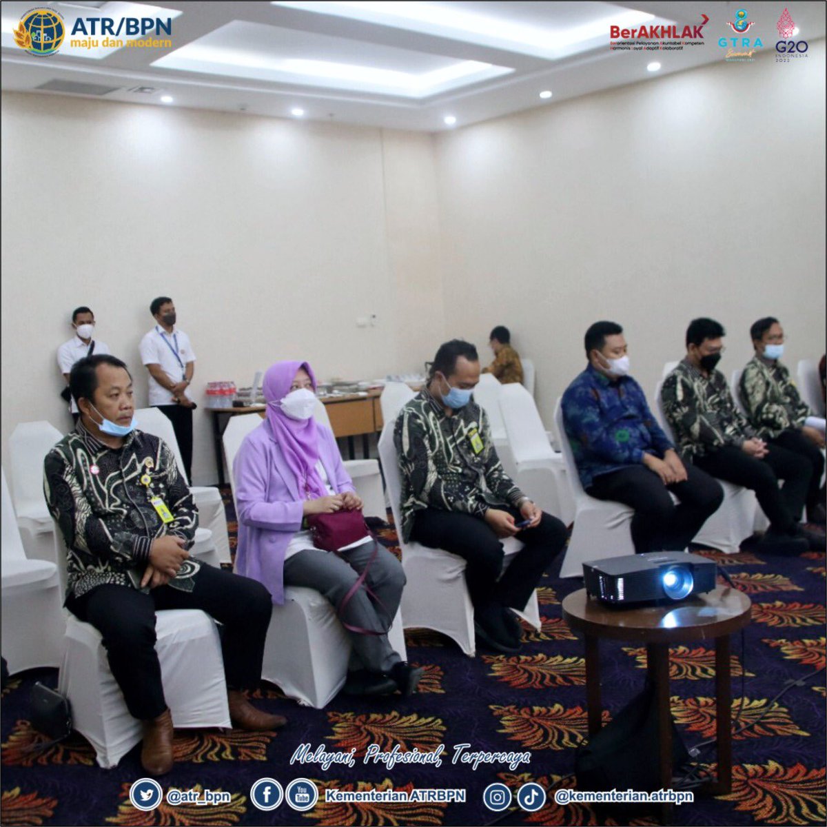 atr_bpn's tweet photo. Inspektur Jenderal Kementerian ATR/BPN Imbau Percepatan Pendaftaran Tanah di Kota Bandar Lampung

Cek berita selengkapnya https://t.co/bv6D985Co8 https://t.co/IcOC09ujxb