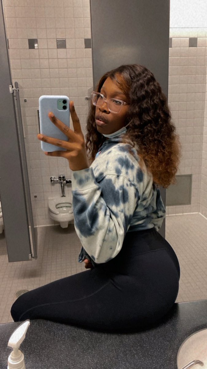 MachineMasuimi's tweet photo. Meet me in the bathroom for a swirlie &amp; after, I will reward you by taking your wallet for a spin! 

Findom • Paypig • Cashmeet  • Dominatrix • Footworship • Soles • EbonySoles • SPH • Trampling • Kink • Fetish • NJ DE MD PA DC Philly • Sexting • TouletSlave • CBT https://t.co/E49oWhqWKh