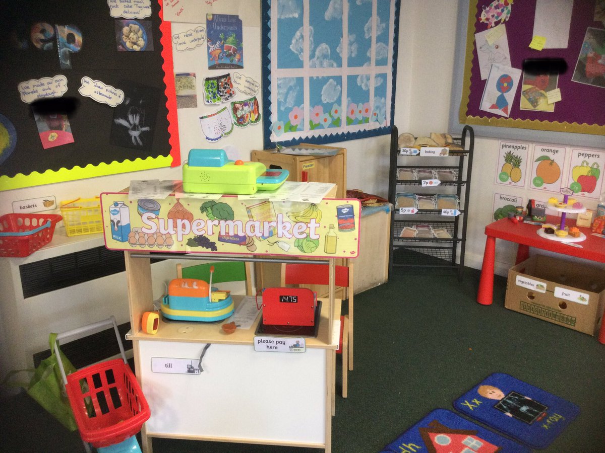 HTAClassKuczak's tweet photo. We have set up our new roleplay corner today. It’s a supermarket! #HTAEYFS #thelittleacorns #eyfs https://t.co/fO0opEpzGF