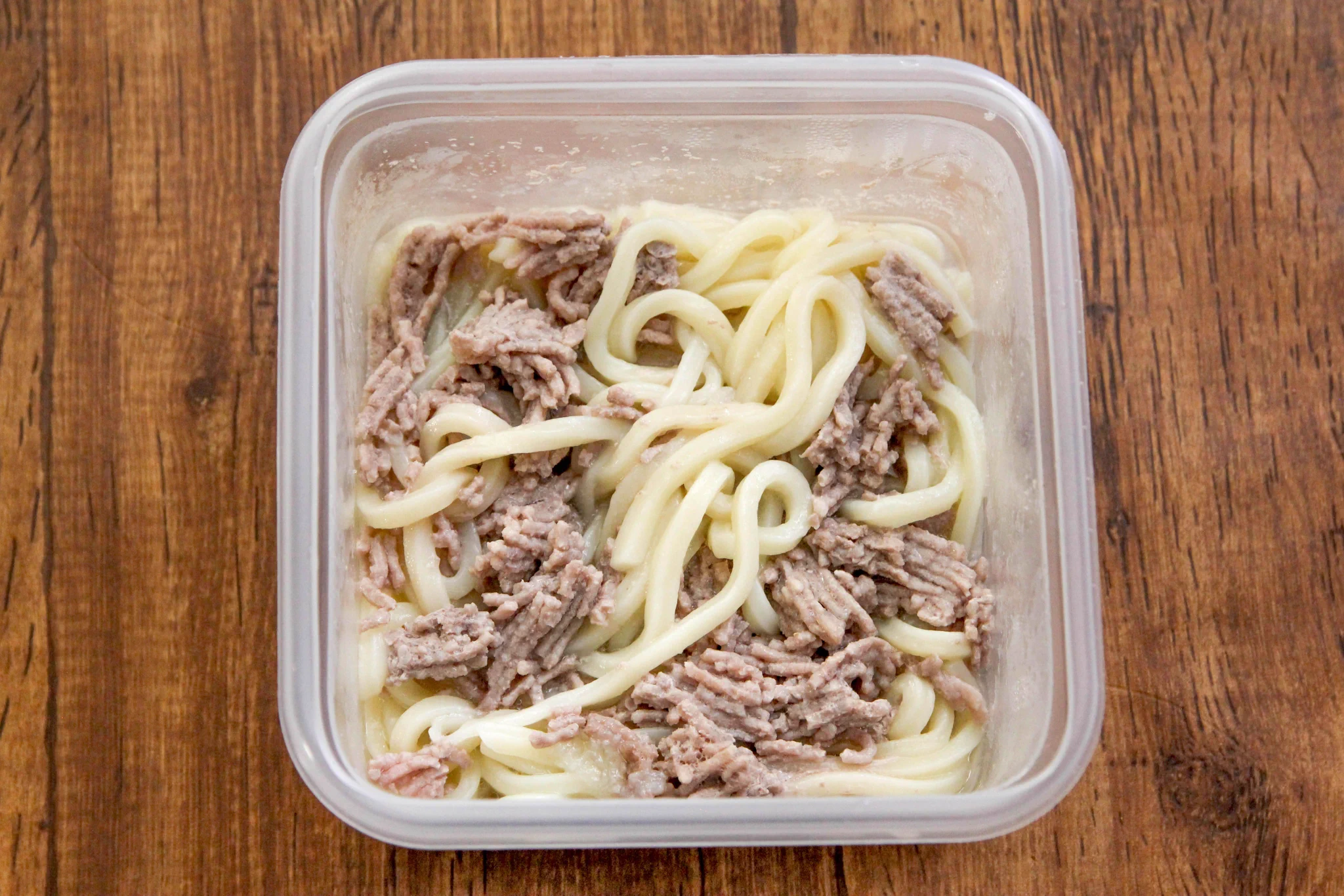 豆板醤などを使った旨辛な味付けでお箸が進みそう！とっても美味しそうな「うどん」レシピ！