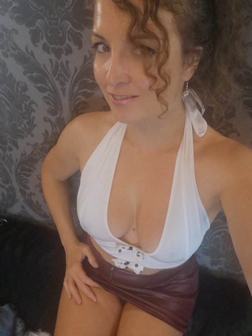 Tenue l&eacute;g&egrave;re 😋 https://t.co/duRV6VUFmm