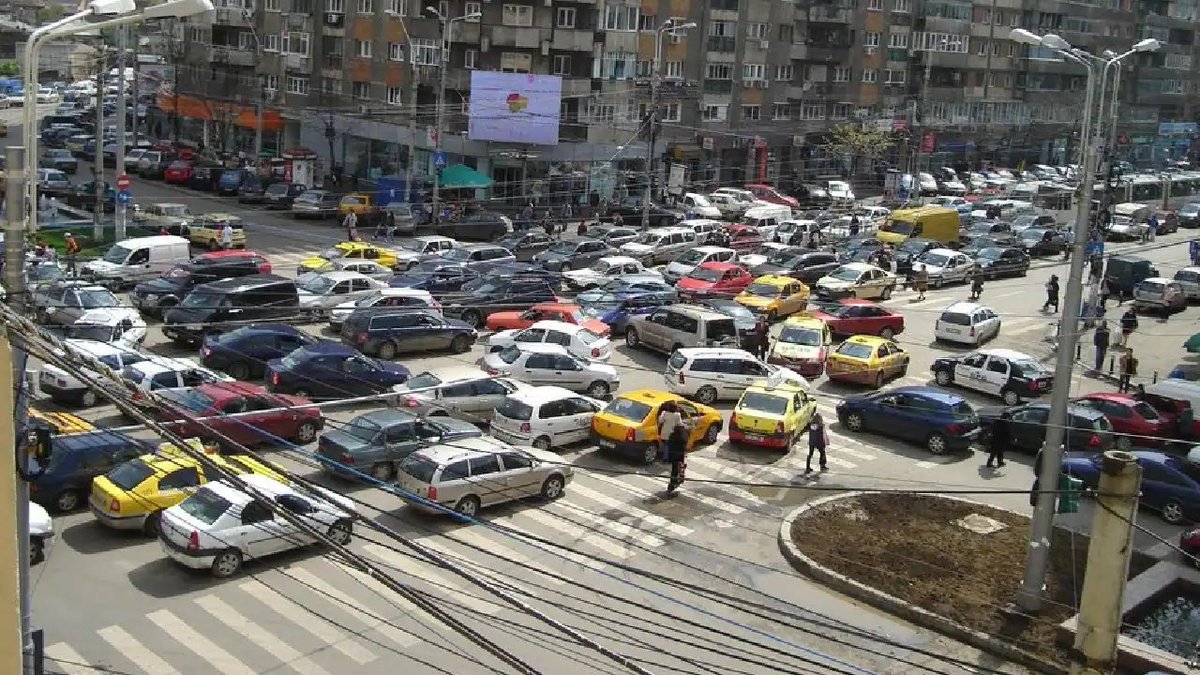 moneycontrolcom's tweet photo. Here are the world's most congested cities. 👇
#InPics📸
https://t.co/xScslO8izU
#Traffic #CongestedCities https://t.co/50fIgwLnH5