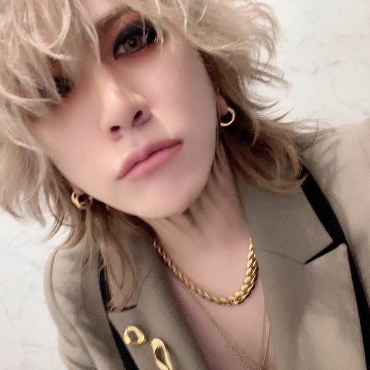 nameless_worm's tweet photo. The Gazette - это база!
Любимый Таканори, душа моя, прости, что только сегодня вспомнил про то, что тебе исполнилось 40. 40! Не верю 😓
Я влюбился в тебя 25-ти летнего! До сих пор плачу от твоей душераздирающей лирики. Люблю бесконечно! @RUKItheGazettE https://t.co/wEOYdb61lE