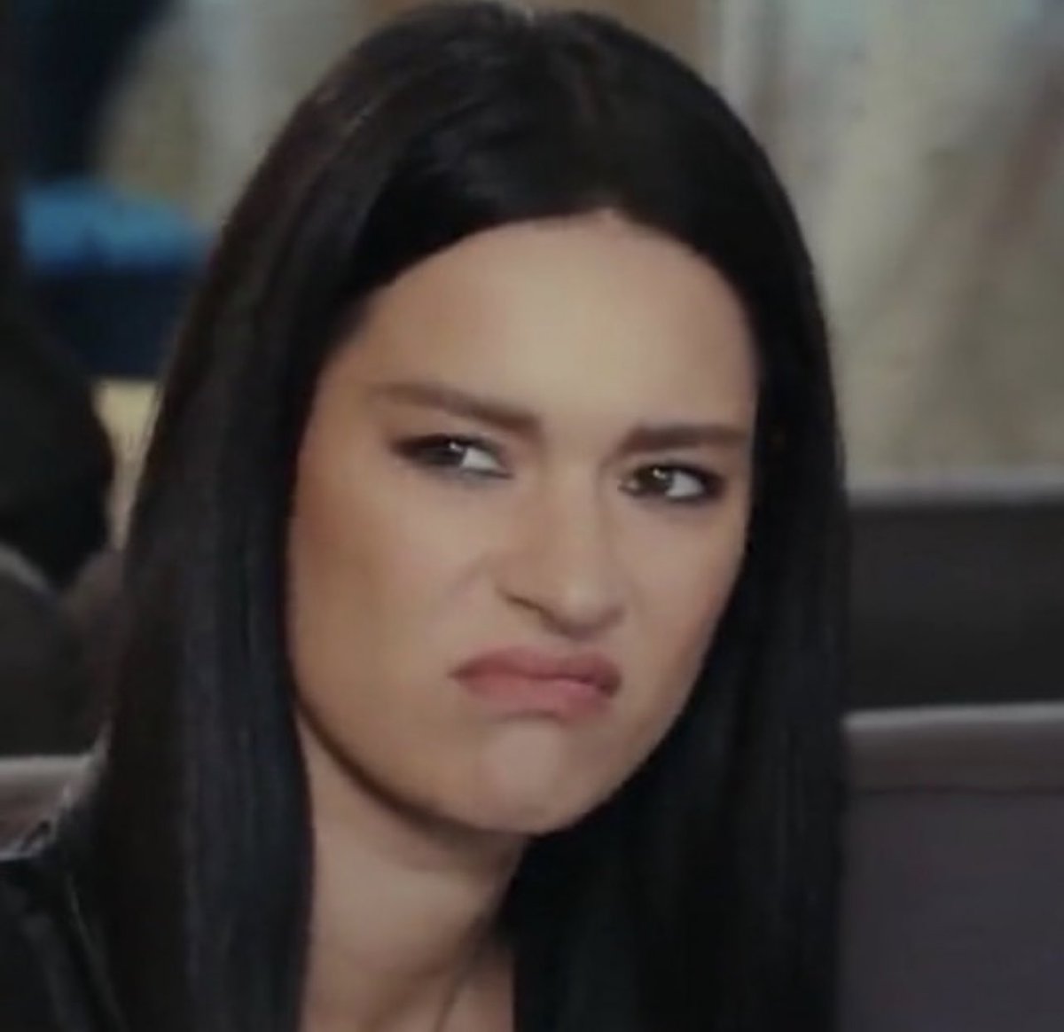 derste uyudum diye hoca kafama su doktu islak islak geziyorum