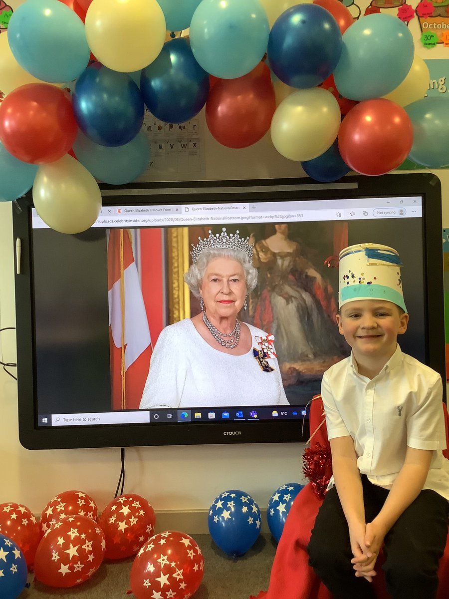 OABroadoak's tweet photo. Introducing King Ralphie of 1LW. #oldestboy #kingfortheday #royalcelebrations #Y1 https://t.co/uTReWCevnY