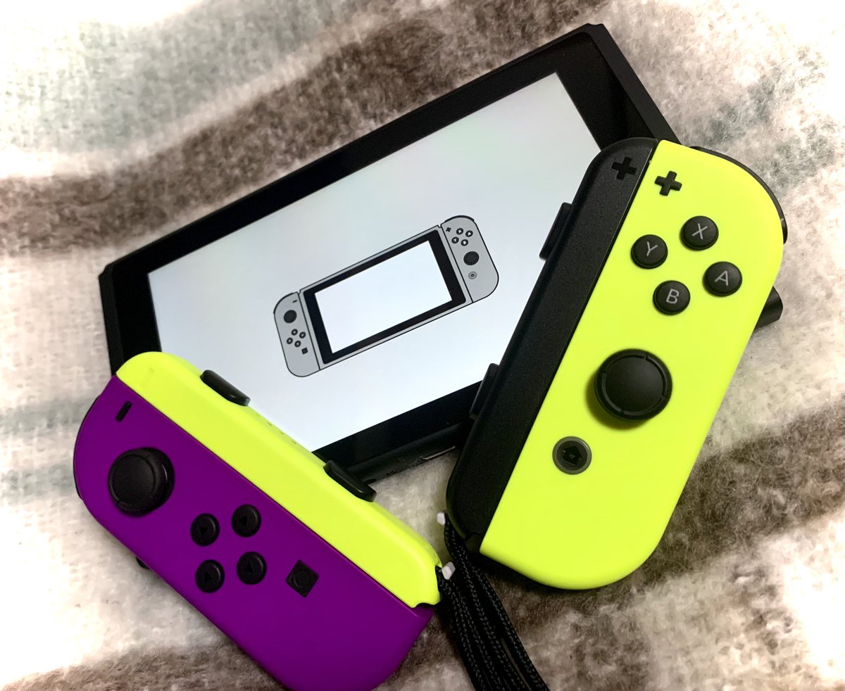 insane_0128's tweet photo. カスタマイズしたSwitch届いた
可愛すぎる

三連休はゲーム三昧だなこれは https://t.co/0TTQ9GR7TE