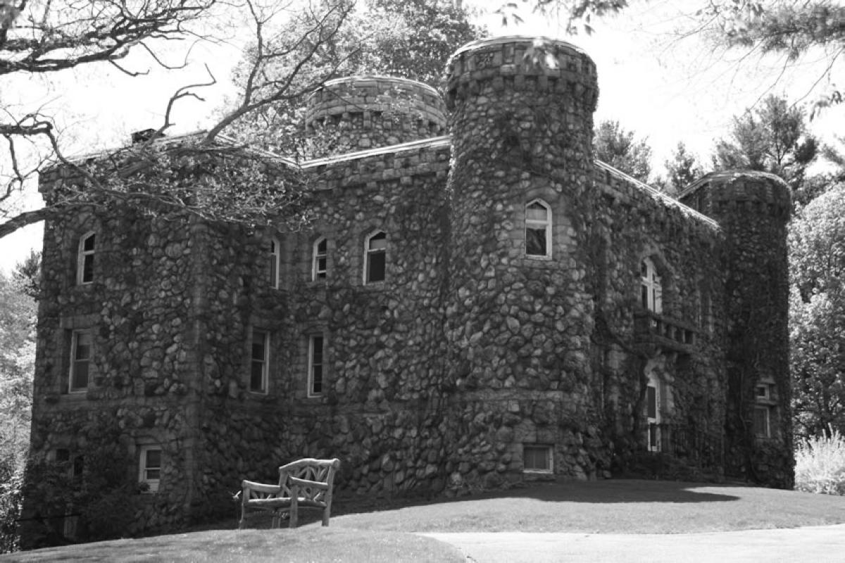 senconcorp's tweet photo. #tbt Lewis Castle in Walpole, MA built around 1890 and occupied by Lieutenant Isaac Newton Lewis, an infantry fighter in the Revolutionary War. #historicalMA #LocalHistory https://t.co/lYvJEbd9UV