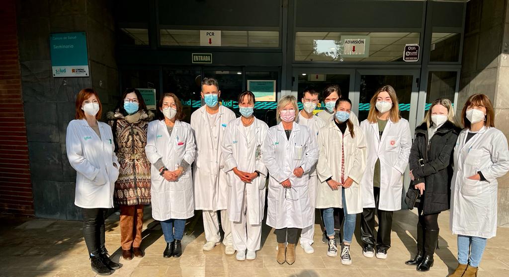 satsearagon's tweet photo. ✅ Agradecemos el respaldo de los enfermeros, enfermeras y fisioterapeutas a nuestro acto de protesta. 
✅En todos los centros de salud de Aragón los profesionales se han concentrado para salvar la #AtenciónPrimaria
✅ #ExigimosSoluciones, juntos lo conseguiremos. https://t.co/FxgCXdPhvj
