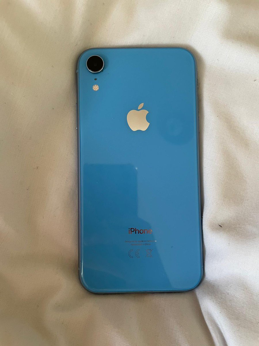 42Traxx's tweet photo. Selling my old blue iPhone XR. Nothing wrong with it, works completely fine. 

DM me for offers. 

Please RT because I want it gone❤️ https://t.co/TlpIitZyHy
