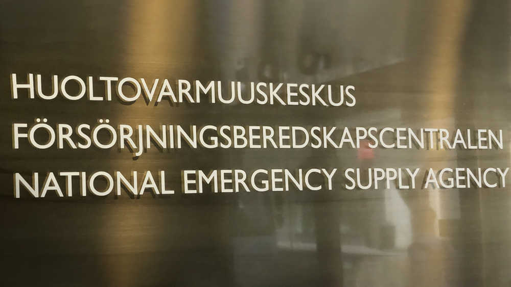 TEM_uutiset's tweet photo. Muutos Huoltovarmuuskeskuksen hallituksen kokoonpanoon. @Valtioneuvosto nimittänyt KTM Mervi Airaksisen HVK:n hallituksen jäseneksi ja nykyisen jäsenen Tero Kiviniemen @DestiaOy sen varapuheenjohtajaksi 30.6.2023 päättyväksi kaudeksi. @Varmuudenvuoksi 

https://t.co/2VpLXHcZFl https://t.co/SJMglmCNX8
