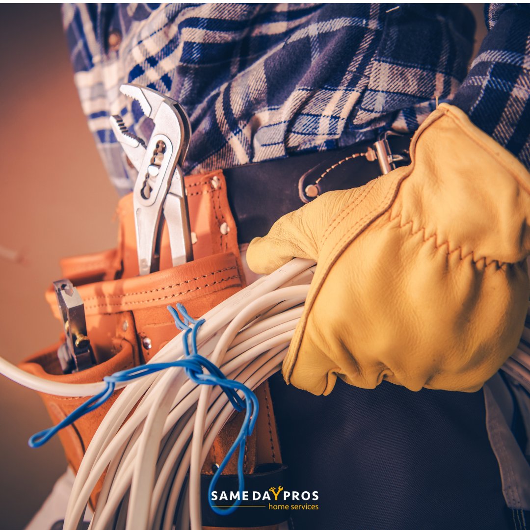 When is the best time to call an electrician?🤔 Here are 10 signs to look out for ➡️ t.ly/dJsd

⚡ Find licensed electricians near you on samedaypros.com

#electrician #electricians #licensedelectrician #contractor #samedaypros