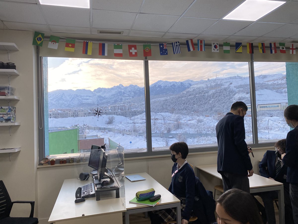 Geog_HA's tweet photo. The AMAZING view from my classroom this morning after a fresh snowfall. Anyone else got any views to share..? #classroomview #Geographyteacher #teamgeo #HaileyburyAlmaty #Almaty #CentralAsia #Geography https://t.co/Nx3q6FDL4a