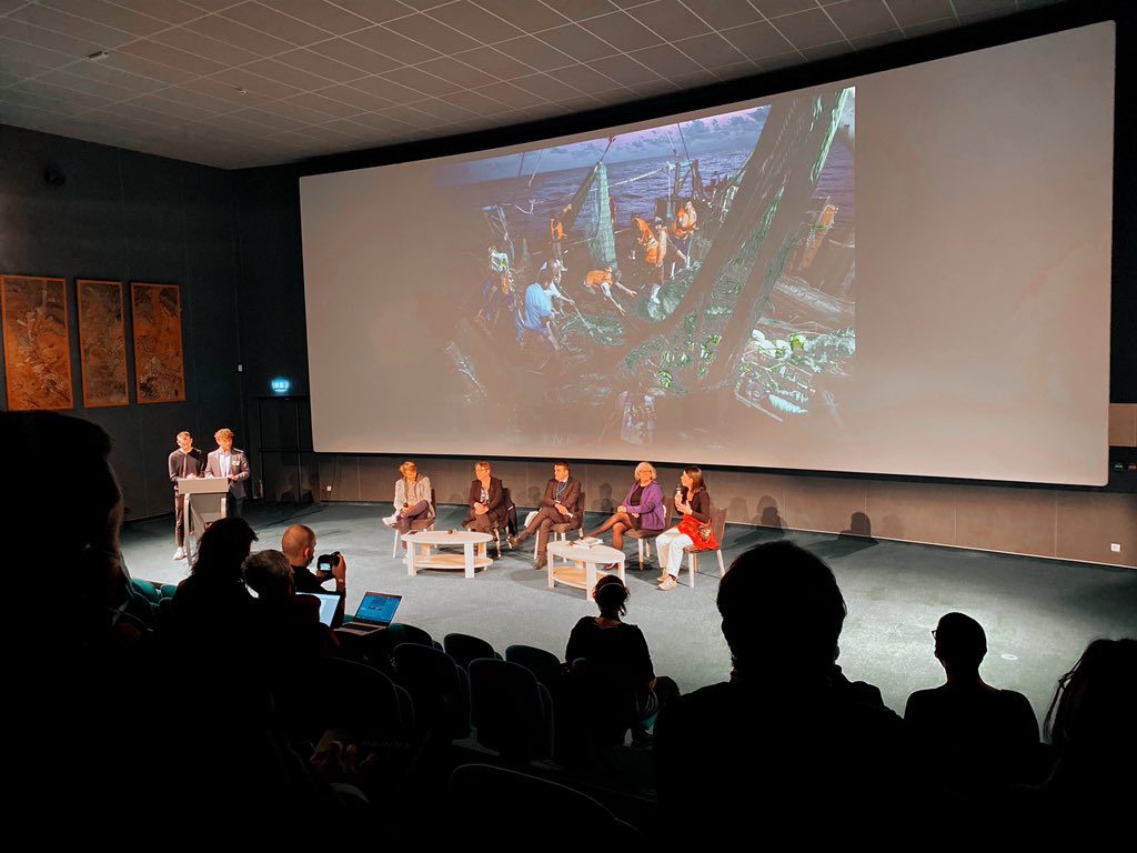 MerConcept_'s tweet photo. | 𝕆𝕟𝕖 𝕆𝕔𝕖𝕒𝕟 𝕊𝕦𝕞𝕞𝕚𝕥 |
En direct la table ronde « l’image au service de l’océan » à @Oceanopolis_ de Brest
.
.
#windsofthefuture #oceanlovers
#revonslarge #merconcept #Oneplanetsummit #PFUE2022 #EU2022FR @francoisgabart https://t.co/gpbumfG3CK