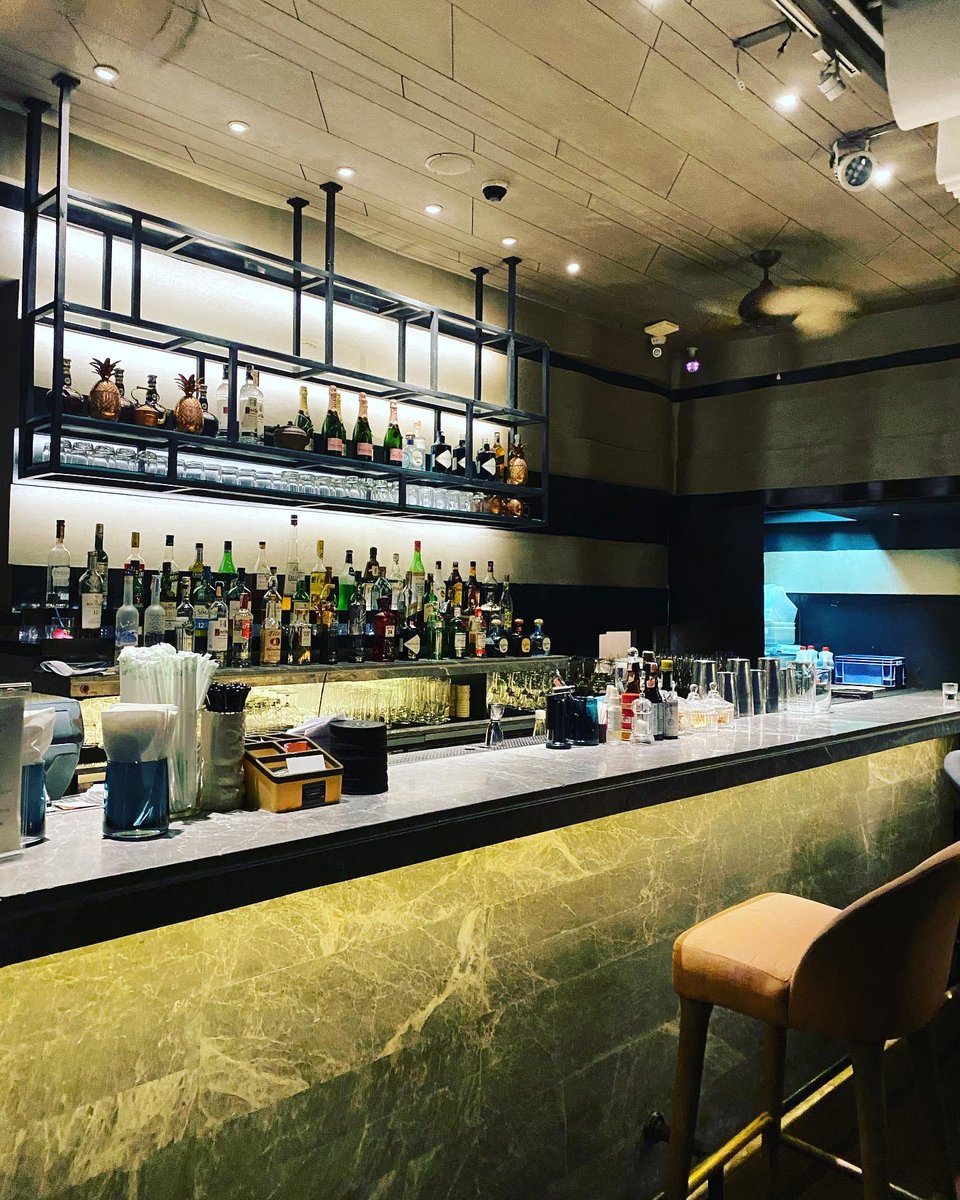 iamkoyjung's tweet photo. ✨Char Rooftop Bar. 🥂😚 ~ ได้เวลาดริ้งค์กันอีกรอบ
#charbar #ก้อยจังรีวิว #indigohotel https://t.co/pc5YOByt0S