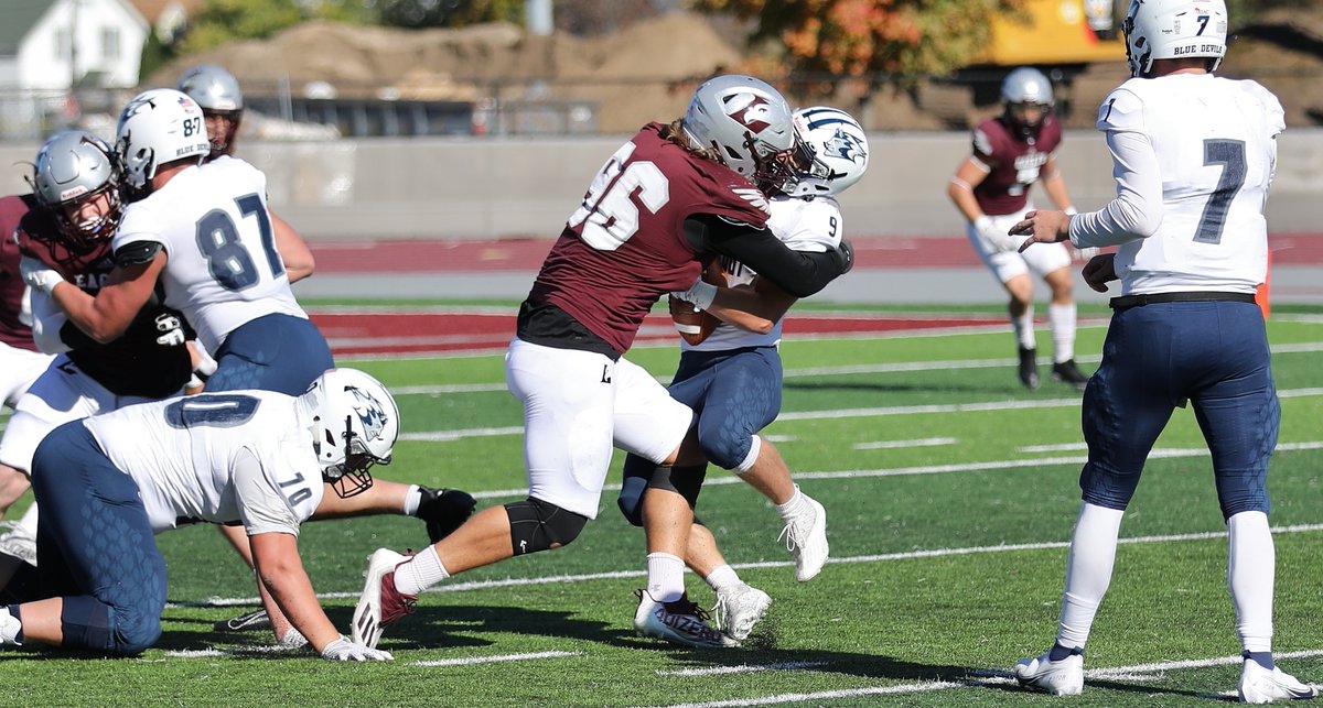 UWLEagleFB's tweet photo. #DoubleshotThursday w/ @JoshDorschner
#TheExperience https://t.co/PXbBC8cnVi