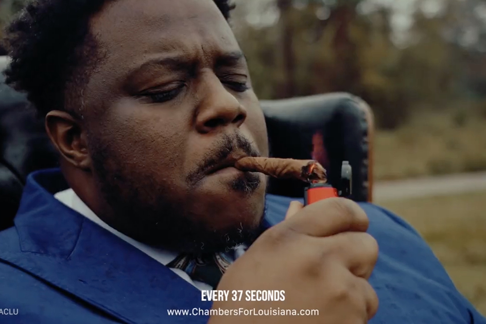 terrymeiners's tweet photo. Louisiana senate candidate who smoked blunt in ad drops new ad torching Confederate flag

"Our system isn’t broken — it’s designed to do what it’s doing: produce measurable inequity."

WATCH 📲 https://t.co/y0Rjz7fkY9 

#GaryChambersJr #Elections2022 #USsenate https://t.co/nkliqGeDkD